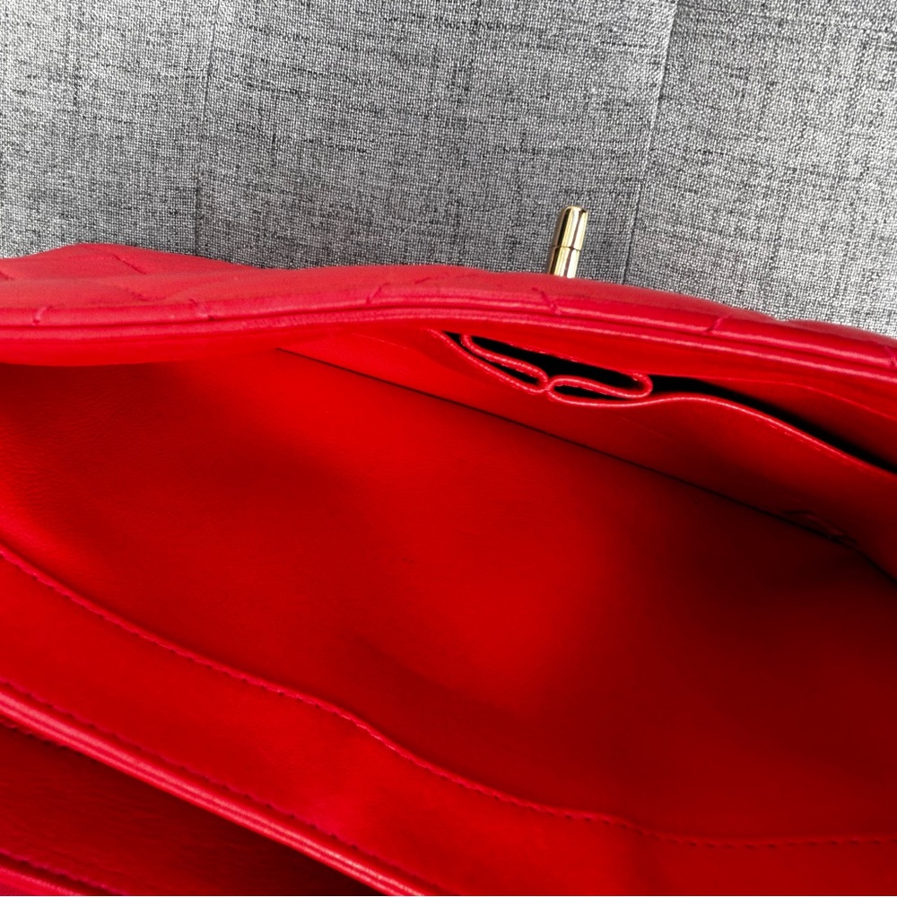 Chanel Red Quilted Red Caviar Leather Handbag with Gold Hardware 2786201 - Picture 14 of 16